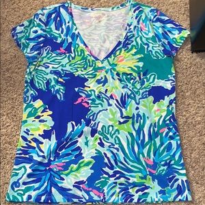 Lily V-neck shirt